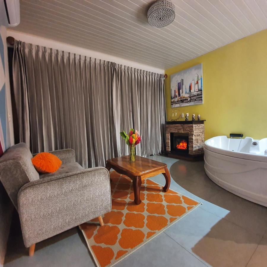 Yellow Tree Suites La Fortuna Ngoại thất bức ảnh